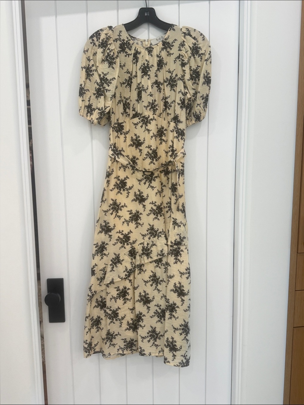 See By Chloe Joan Short Sleeve Maxi Dress with Black Floral Print - Picture 2 of 16